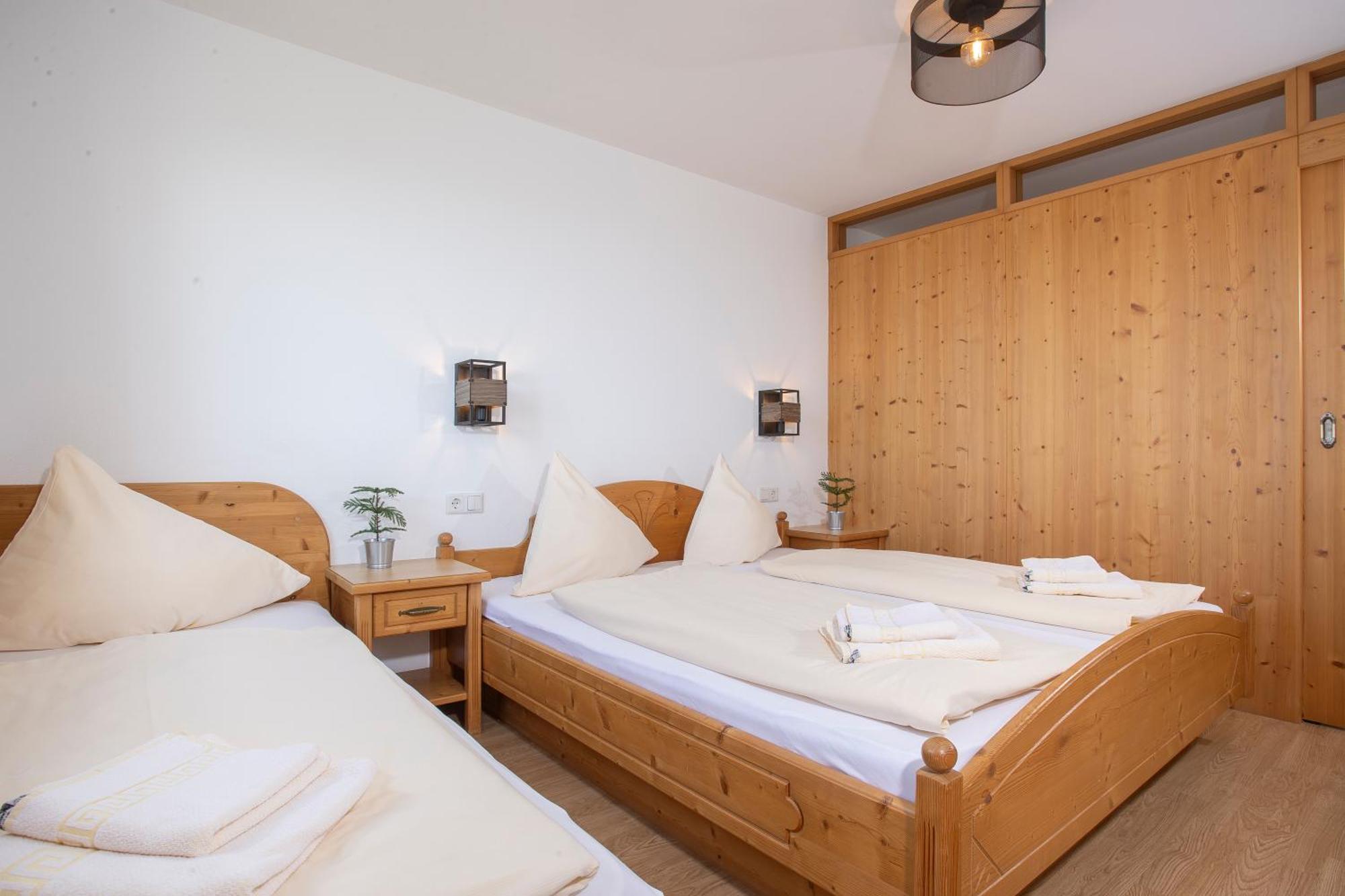 Alpenrelax Krepperhuette Hotel Volders Exterior photo